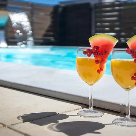Stella & Z Basenami, Grota Solna, Jacuzzi Aldeamento Turístico Władysławowo