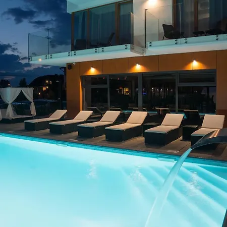 Stella & Z Basenami, Grota Solna, Jacuzzi Władysławowo