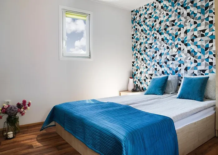 Stella & Z Basenami, Grota Solna, Jacuzzi *