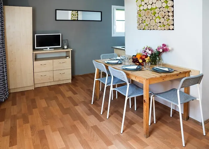 Stella & Z Basenami, Grota Solna, Jacuzzi Władysławowo